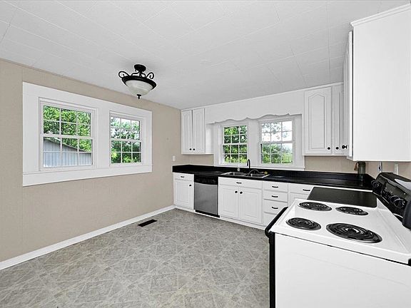 5th image of 739 Summit Rd