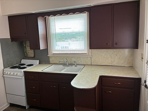 2nd image of 16 N State St APT 3