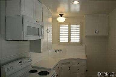 2nd image of 300 Coral Ave #B