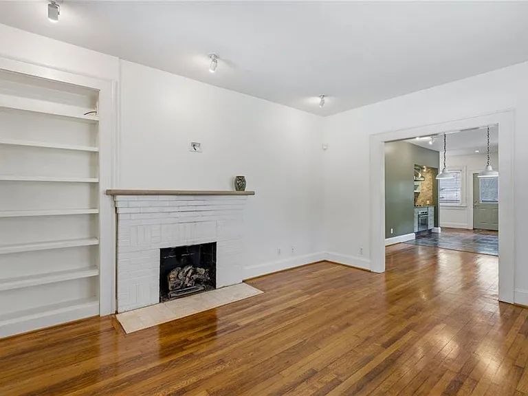 927 Park Ave SE — Photo 5
