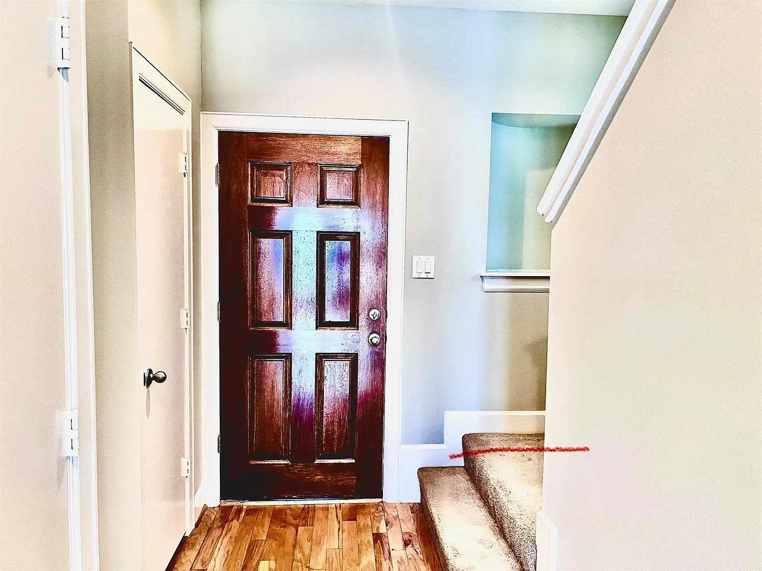 3 bed, 2.5 bath, 1637 sqft, $2,049 — Photo 2