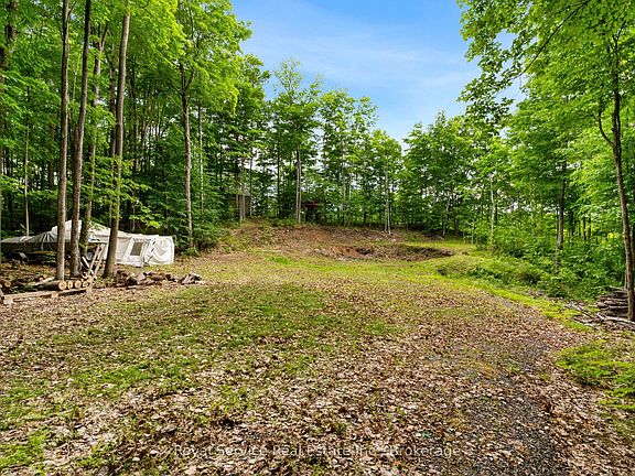 3rd image of 1314 Guigue Rd