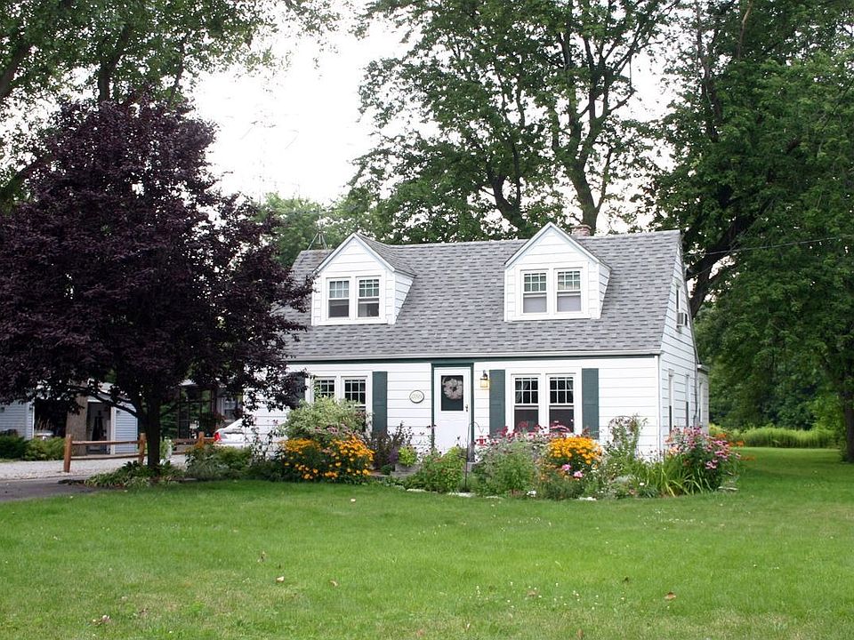 see additional pics on www.forsalebyowner.com