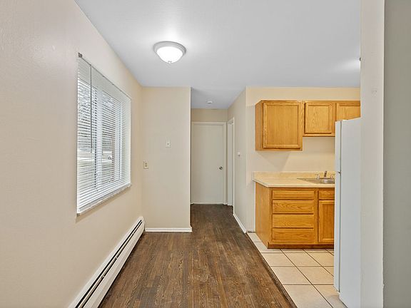 4th image of 1308 Chapel St #7