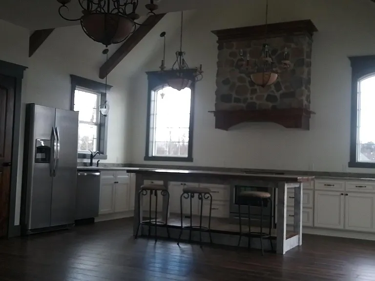 9607 Possum Hollow Rd — Photo 4