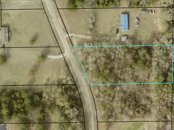 121 Case Rd, Sylvester, GA 31791