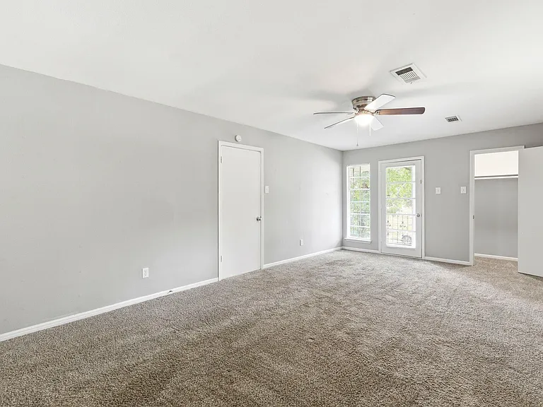 7902 Lichen Ln — Photo 32