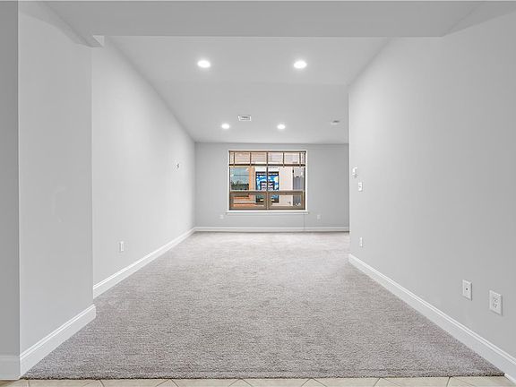 5th image of 822 W Hamilton St APT 304