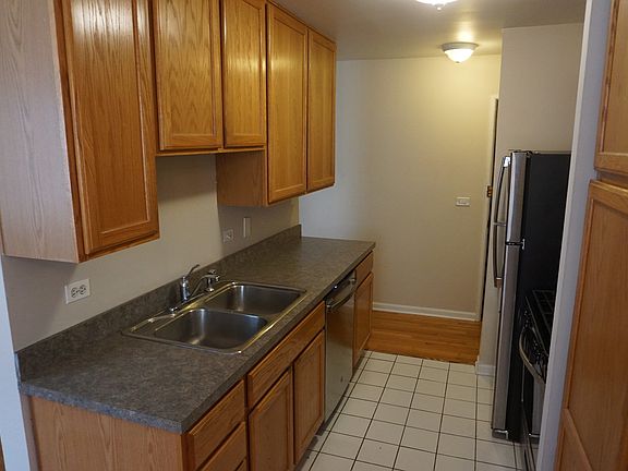 5th image of 2629 N Hampden Ct APT 211