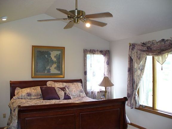 5th image of 616 White Pine Dr