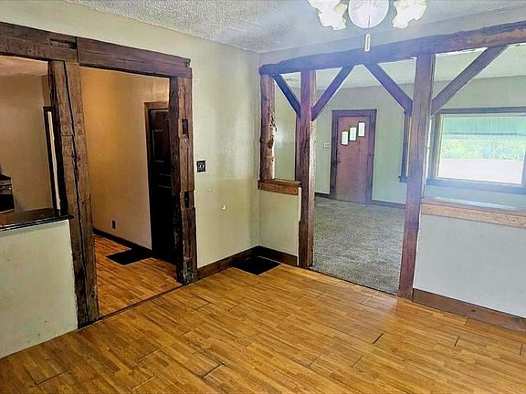 5th image of 709 E Main St