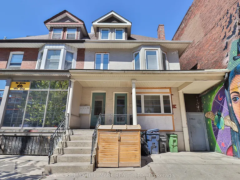 880 College St #BASEMENT — Photo 1