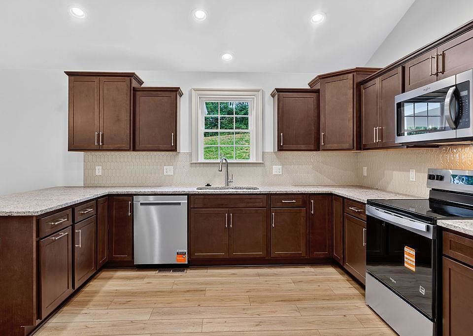 1st image of 206 Langley Dr