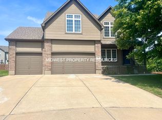 932 Elder Ct, Raymore, MO 64083