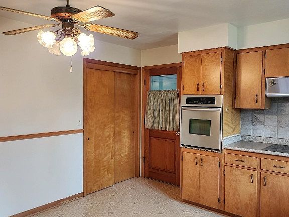5th image of 157 W Park Dr