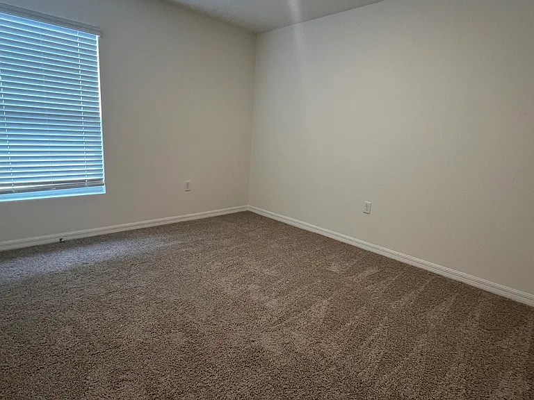5721 SW 132nd Pl — Photo 14