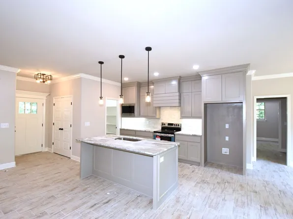 21 Kirkcudbright Ln, Bella Vista, AR 72715