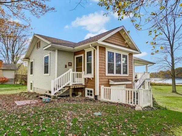 5560 Meisenbach Dr, Hastings, MI 49058