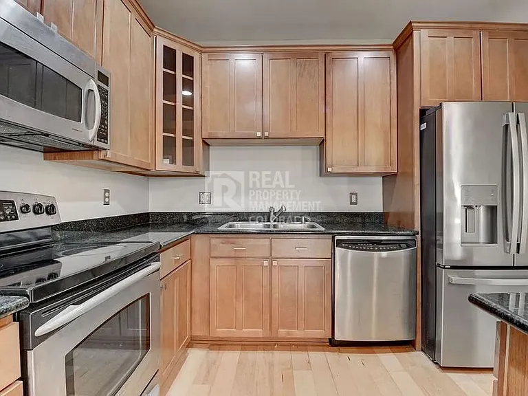 1950 N Logan St #302 — Photo 4