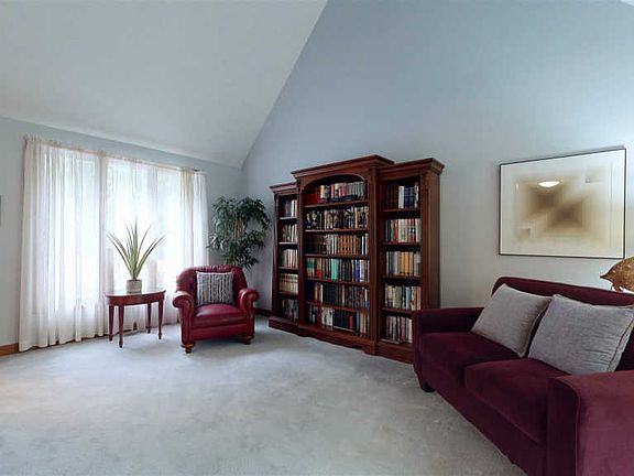 5th image of 1409 Castle Dr