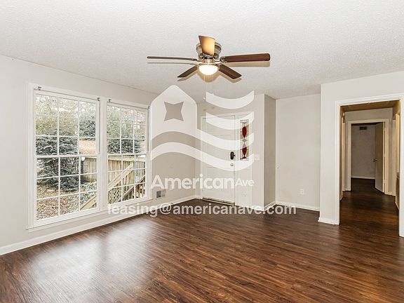 9977_004_living_room_4.jpg