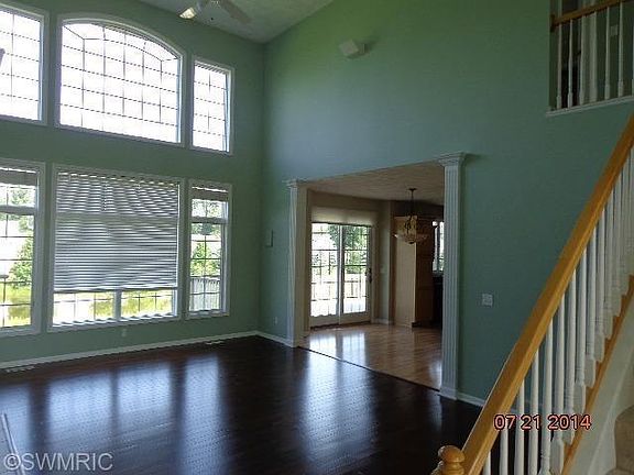2nd image of 107 Barrington Cir
