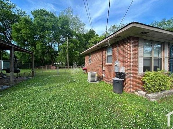 2221 Short 14th St N