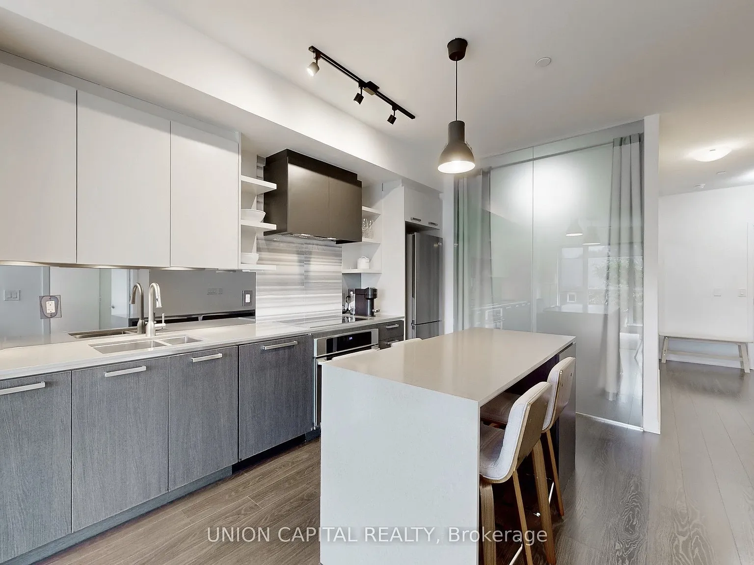 High Park Residences — Photo 3