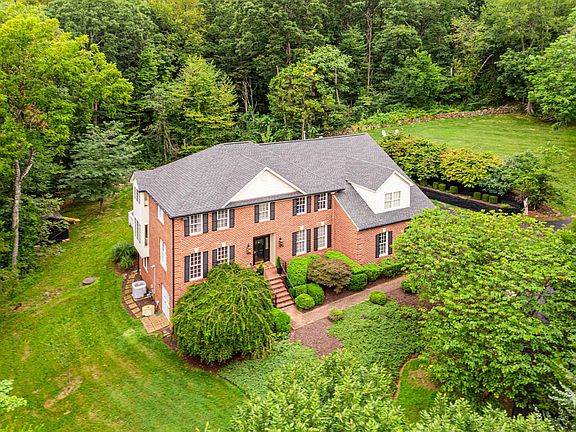 3rd image of 7534 Cannoneer Ct E