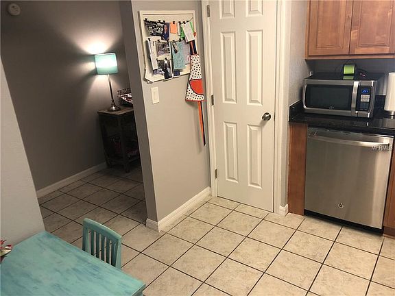 3rd image of 521 Cameo Dr