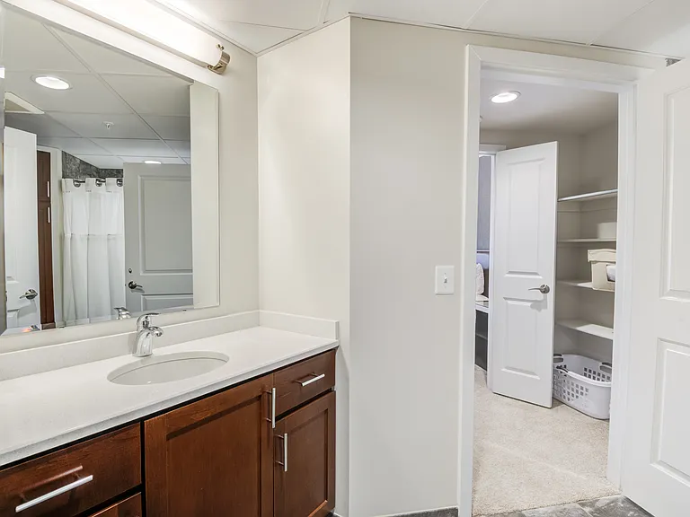 Furnished Unit (30-Day Stay Available)