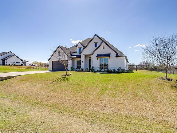 2nd image of 121 Rocky Top Ranch Ln