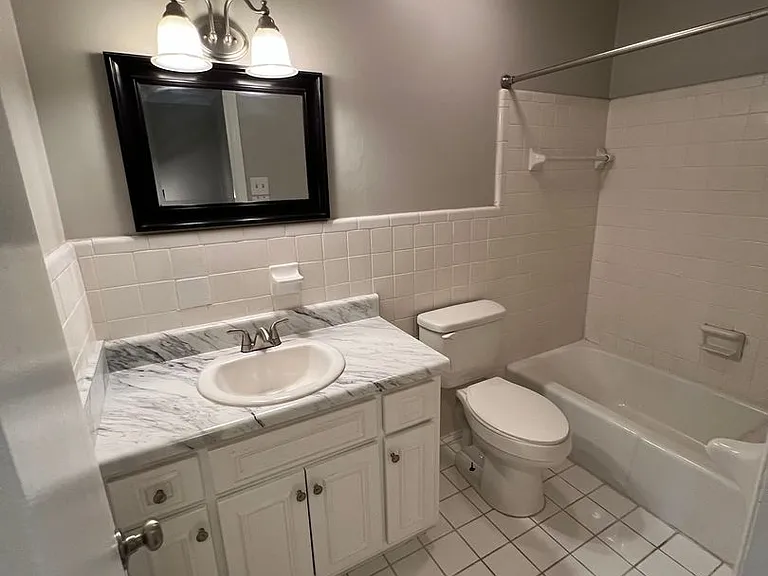 Huntingdon Apartments — Photo 58
