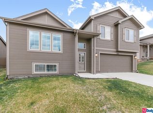 16416 Redman Ave, Omaha, NE 68116