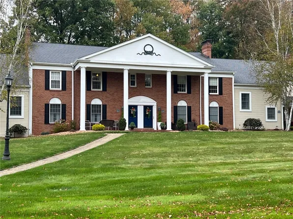 182 Windsor Rdg Unit 54, New Castle, PA 16105