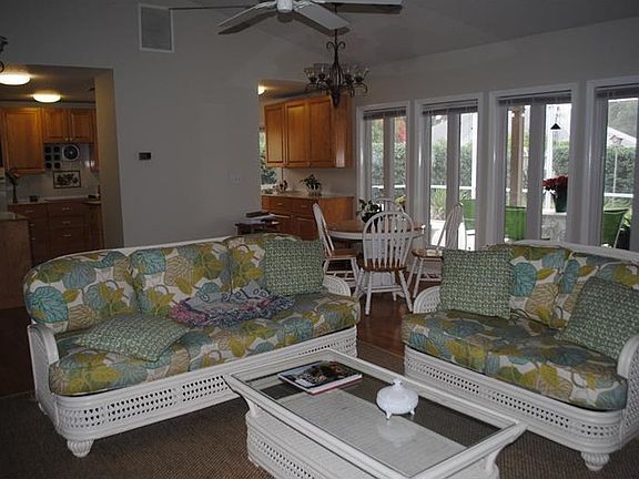 5th image of 2591 Tremont Dr