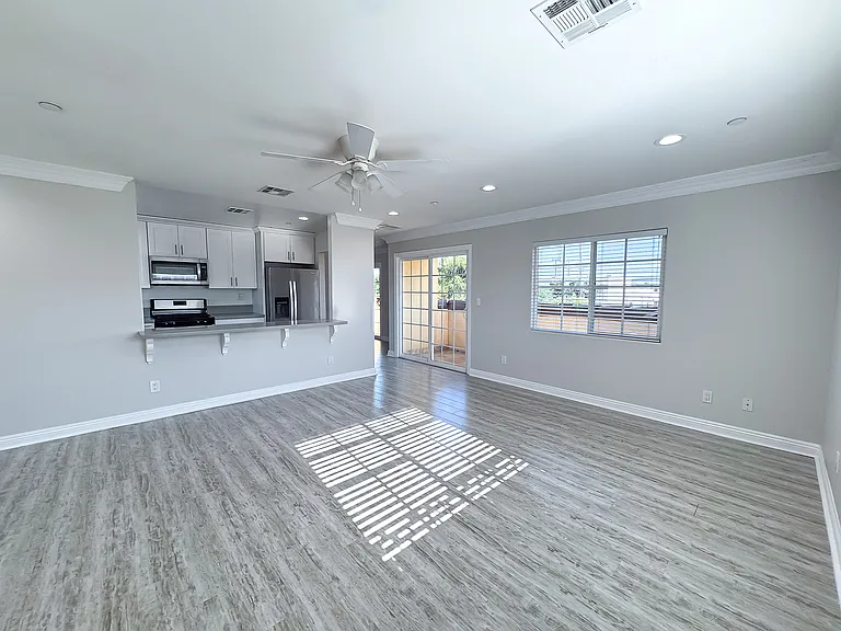 7923 Ledge Ave — Photo 11