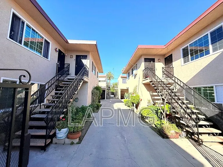 7035-7039 Miles Ave #7035-B — Photo 19