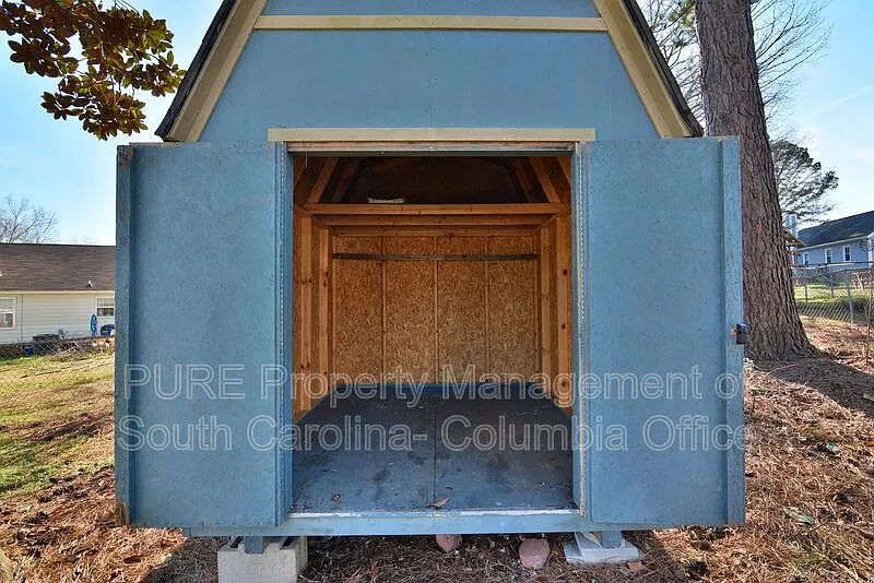 3 bed, 2.0 bath, 1218 sqft, $1,674 — Photo 3