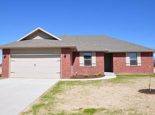 457 W Grace St, Republic, MO 65738