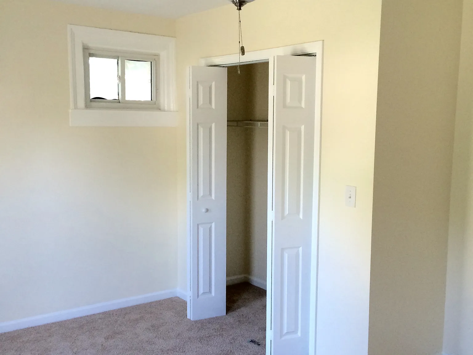 Beautiful 4 Bedroom 2 Bath in Bay City — Photo 1