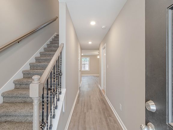 5th image of 135 Country Ln #803