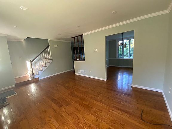 Living room - view 2