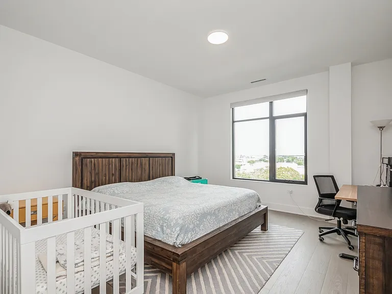 1701 W Webster Ave #608 — Photo 4