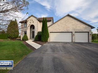 670 Briar Dr, Sycamore, IL 60178