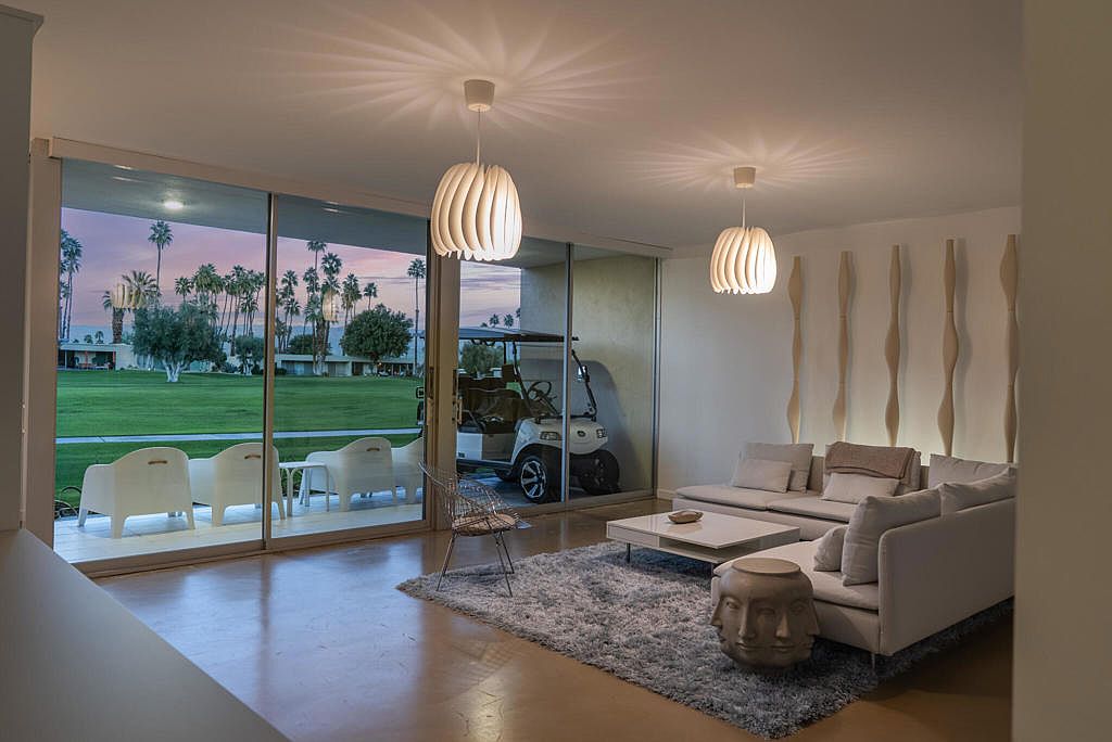 407 Desert Lakes Dr
