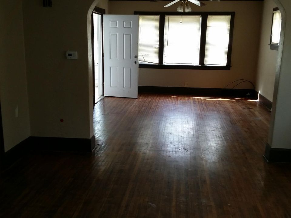 2nd image of 2219 School St