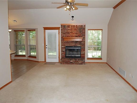 2nd image of 2725 SE 96th St
