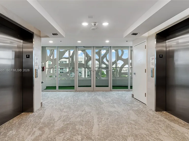 9261 E Bay Harbor Dr #607 — Photo 34