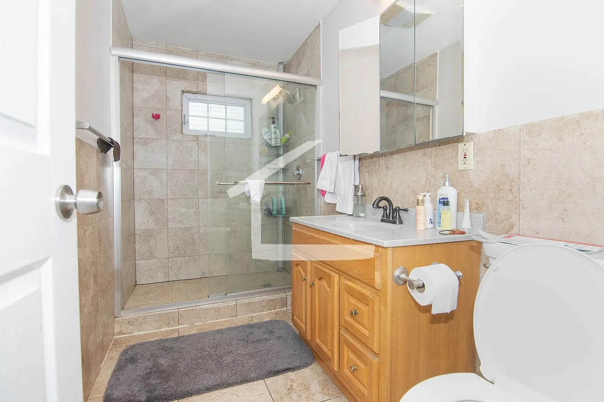 Building Photo - 123 Glenville Ave #1